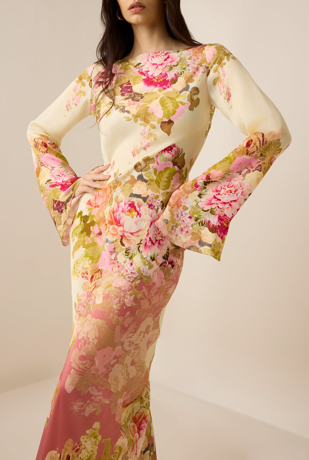 Alina | Robe Maxi Fleurie avec Col Montant et Manches Longues